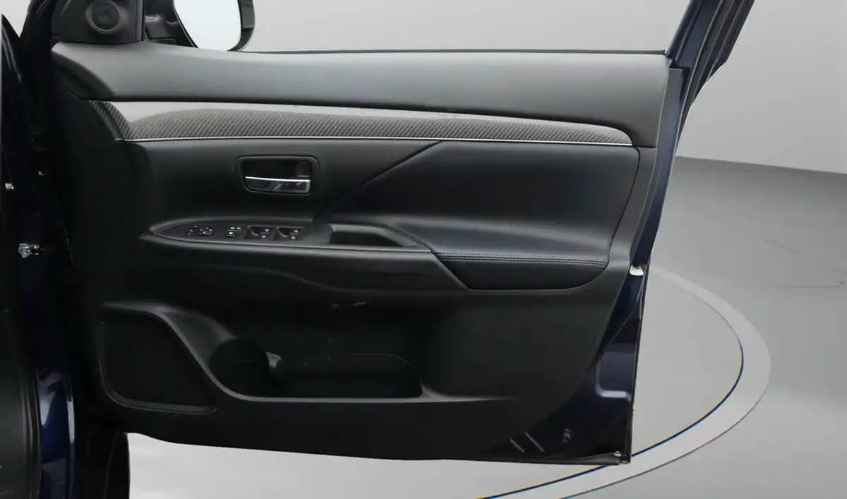 2020-mitsubishi-outlander-20-exceed-big-15