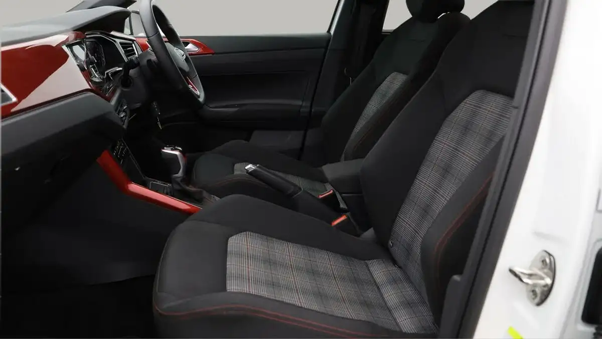 2023-volkswagen-polo-big-13