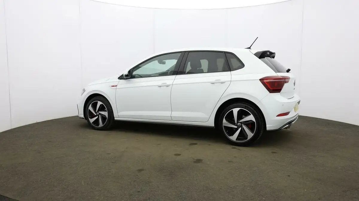 2023-volkswagen-polo-big-65