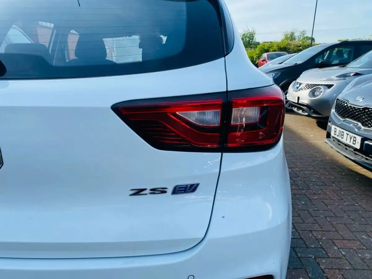 2020-mg-zs-suv-e-excite-ev-big-12