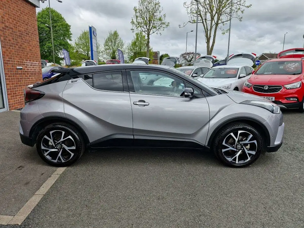 2017-toyota-c-hr-12-dynamic-big-3