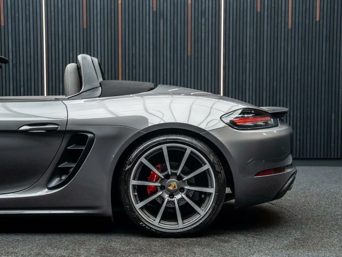 2016-porsche-boxster-718-25-boxster-s-pdk-big-18