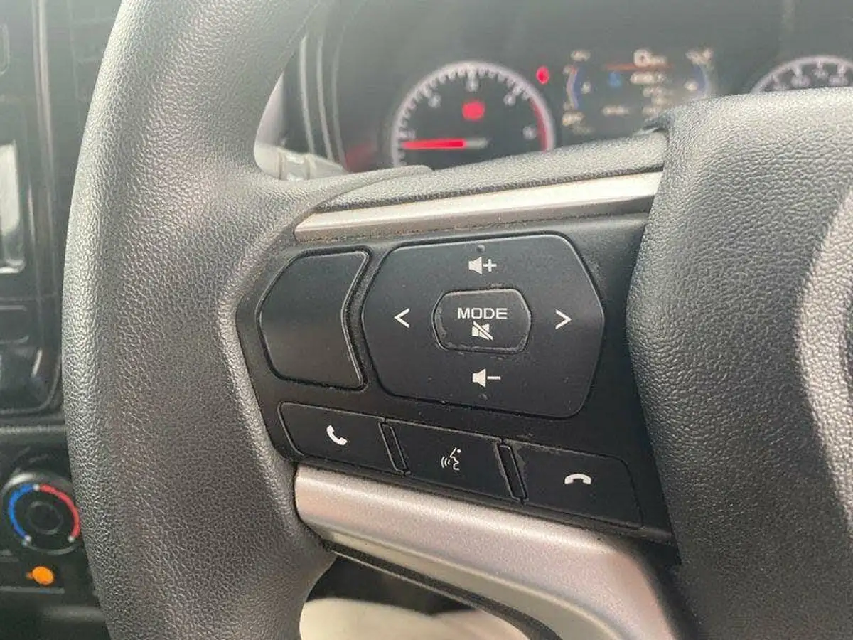 2023-isuzu-d-max-19td-dl20-double-auto-big-14