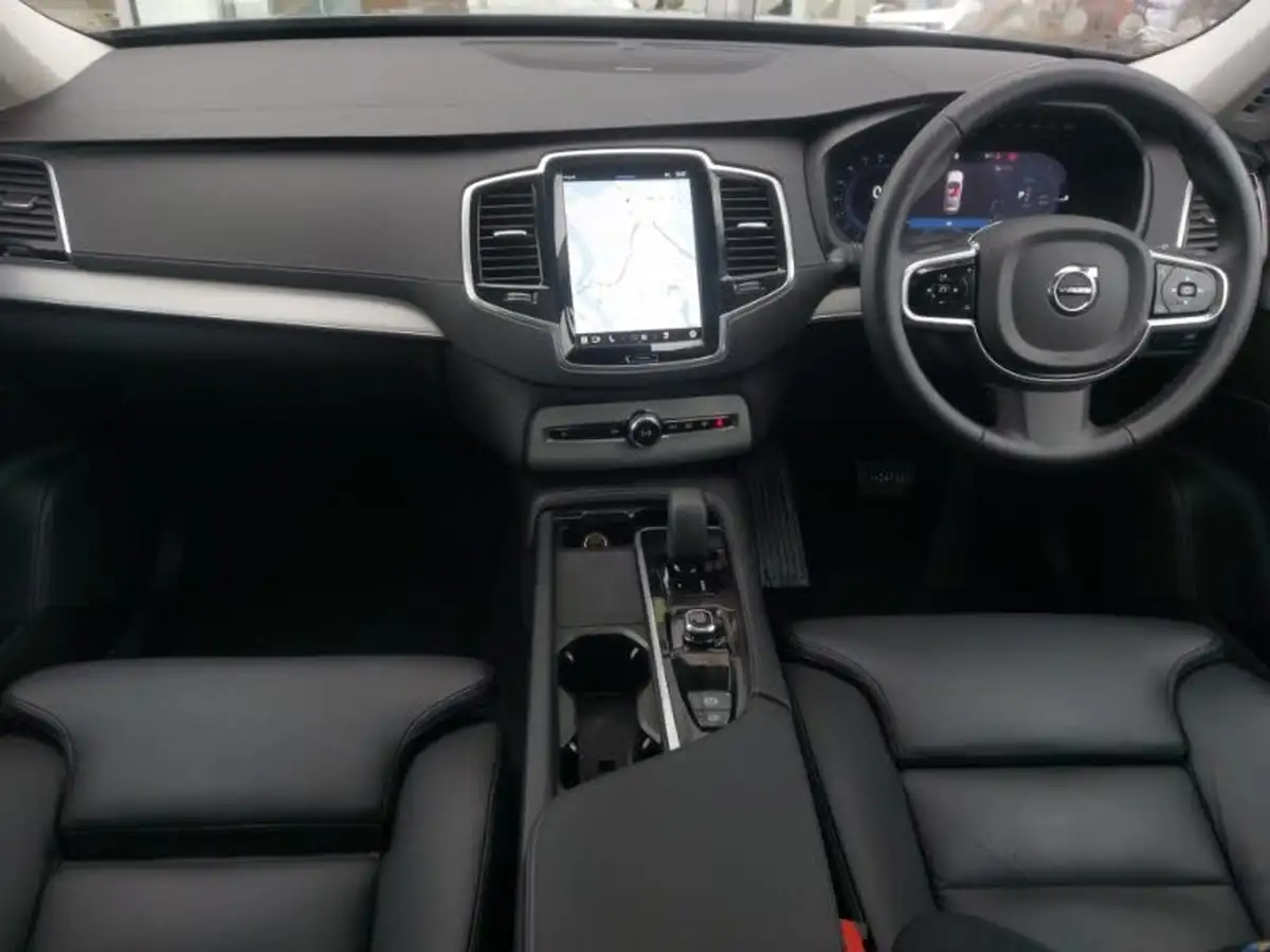 2024-volvo-xc90-20-t8-plus-big-2