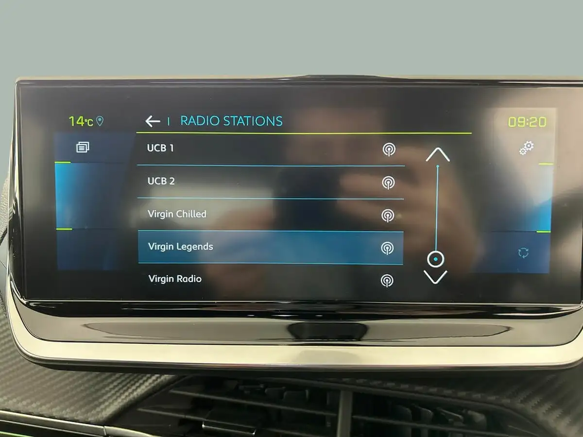 2022-peugeot-2008-suv-e-gt-premium-big-32