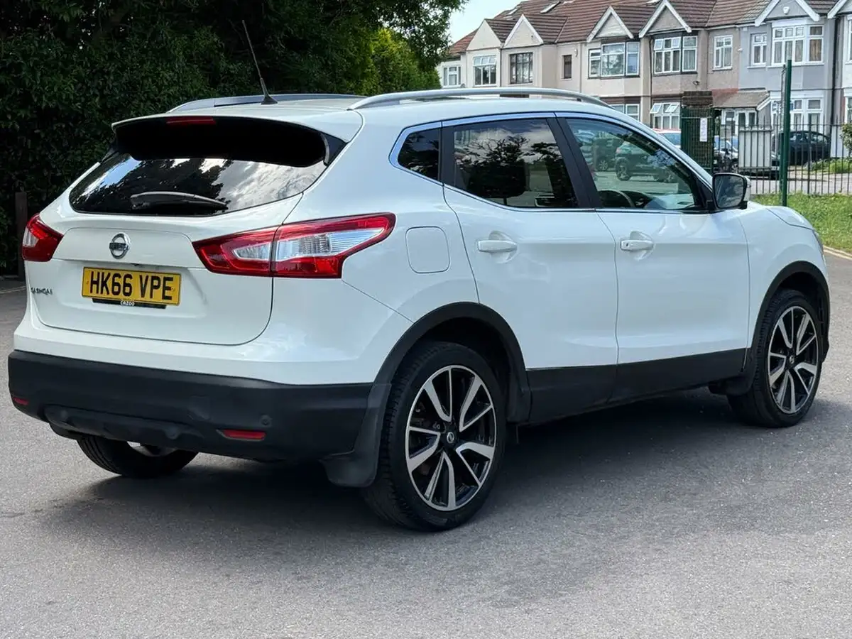 2017-nissan-qashqai-12-dig-t-tekna-xtronic-cvt-big-11