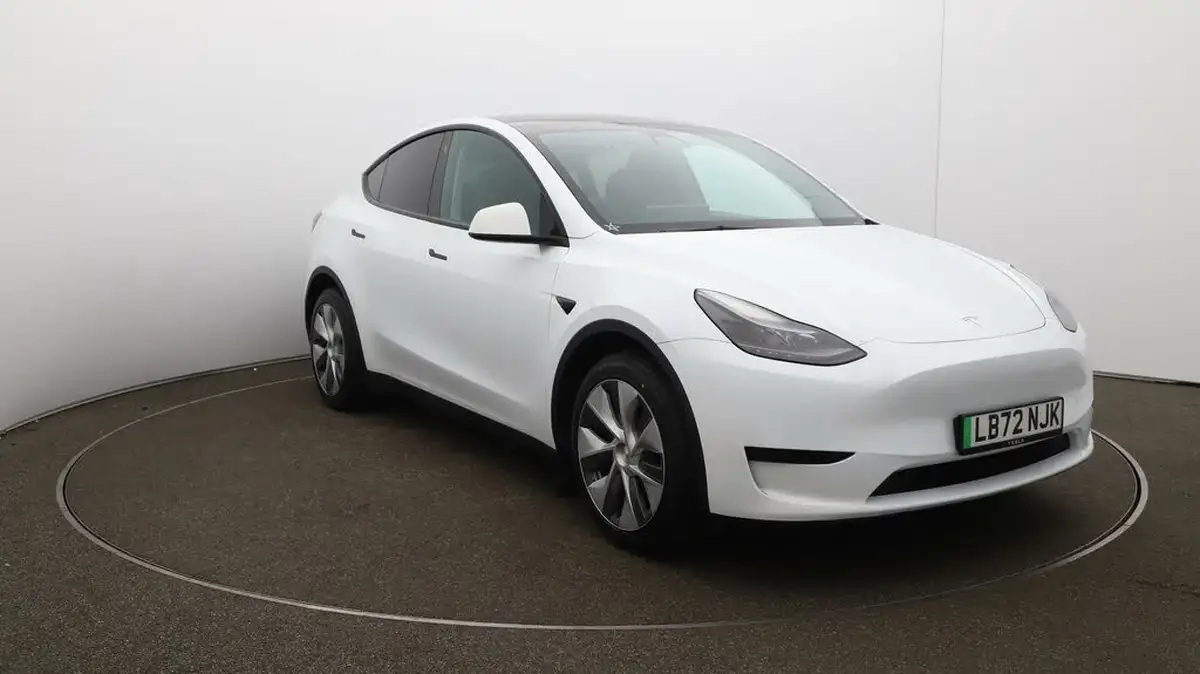 2022-tesla-model-y-e-rwd-big-41