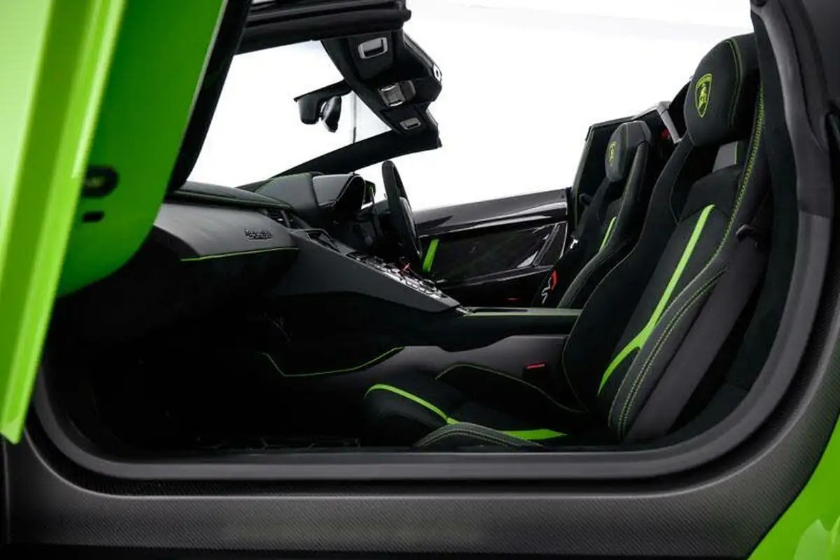 2021-lamborghini-aventador-65-svj-roadster-big-5