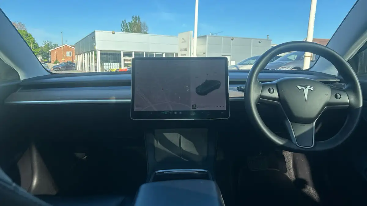2020-tesla-model-3-e-long-range-big-8