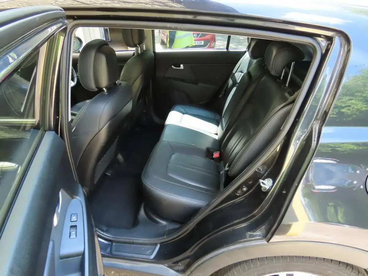 2014-kia-sportage-20td-kx-3-sat-nav-big-7