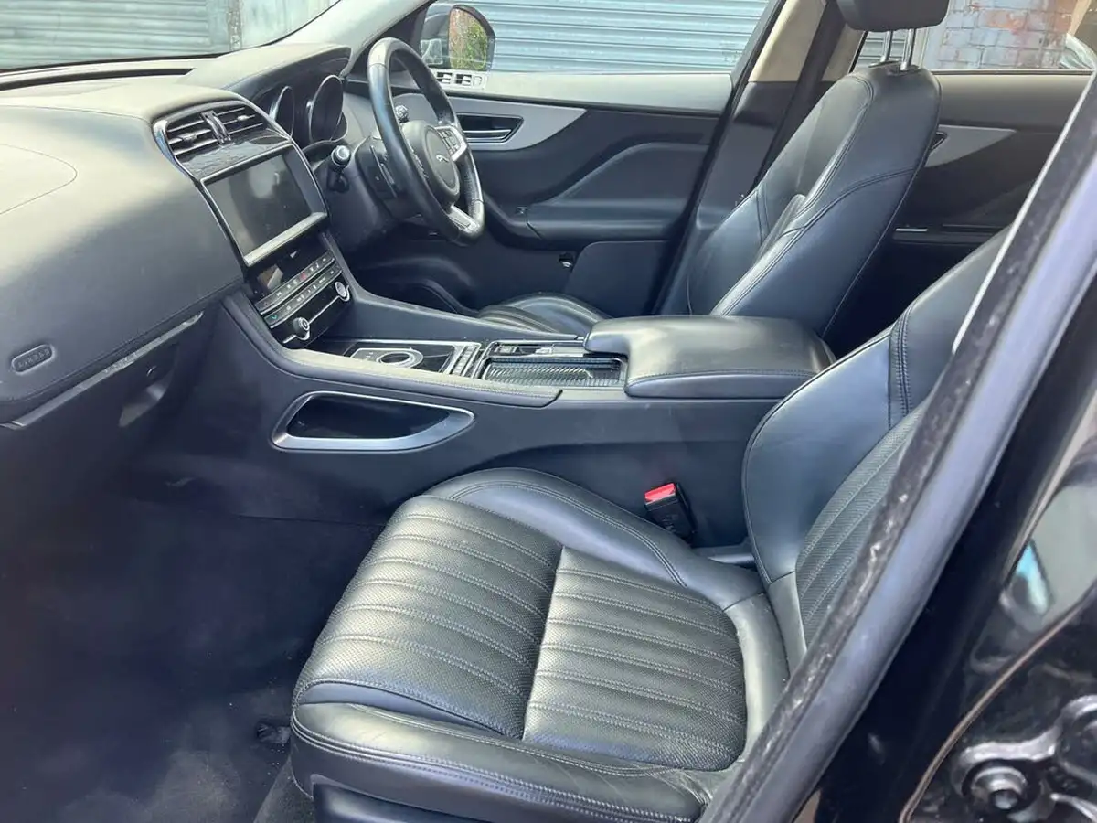 2019-jaguar-f-pace-20-i4d-portfolio-180ps-ss-auto-big-15