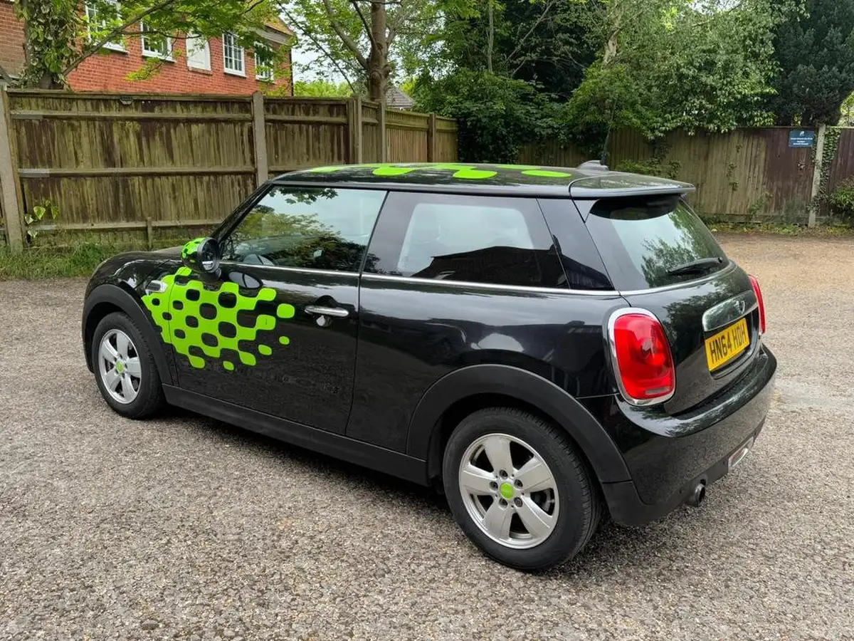 2014-mini-cooper-12-one-media-xlss-3d-big-7