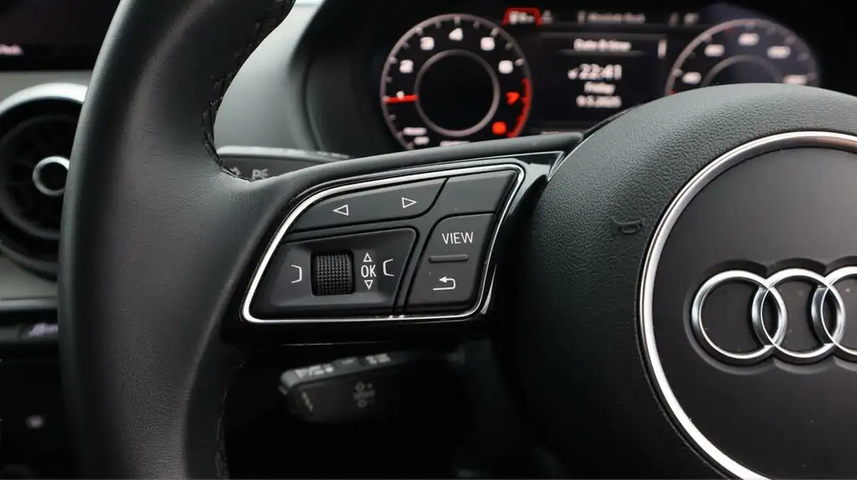 2022-audi-q2-10-30-tfsi-sport-big-22