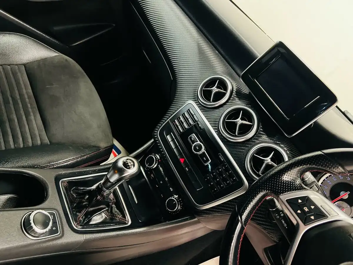 2014-mercedes-benz-a-class-18-cdi-a200-amg-sport-big-14
