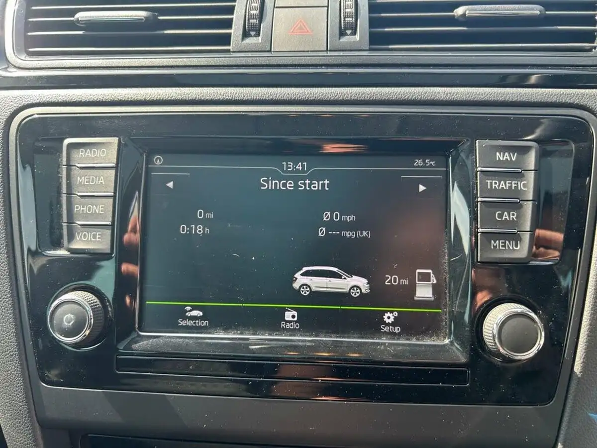 2015-skoda-rapid-spaceback-12-tsi-se-sport-big-29