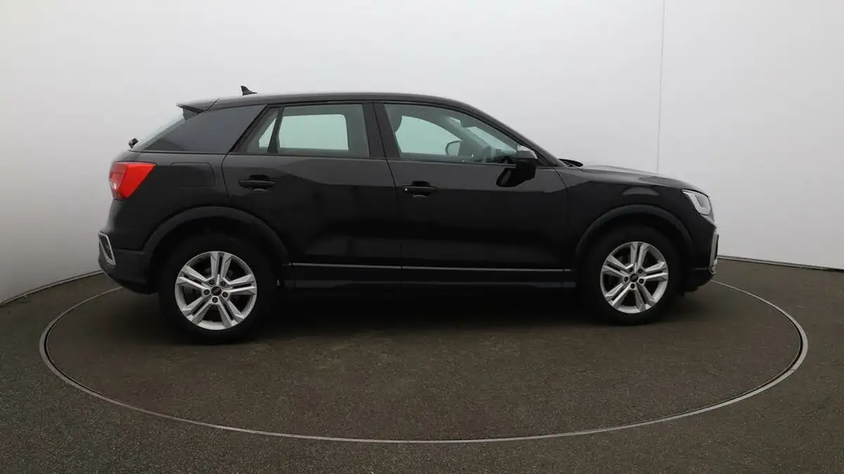 2022-audi-q2-10-30-tfsi-sport-big-46