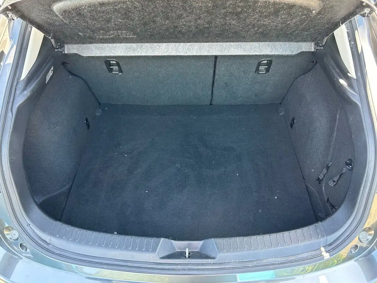 2018-mazda-mazda3-20-sport-nav-120ps-hatchback-5d-big-32