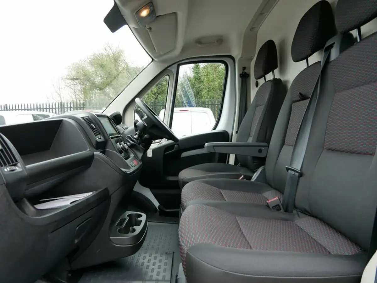 2023-citroen-relay-22bluehdi-35-l3h3-enterprise-edition-big-18
