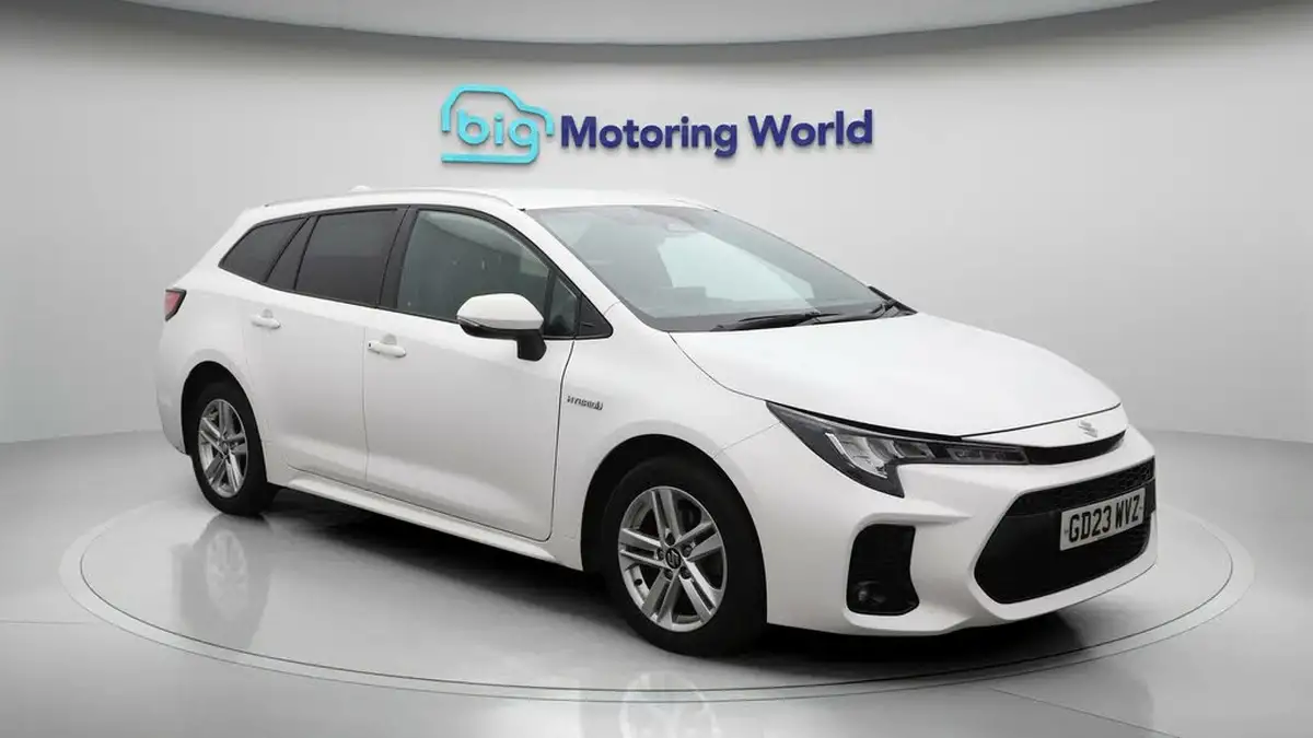2023-suzuki-swace-18-motion-big-1