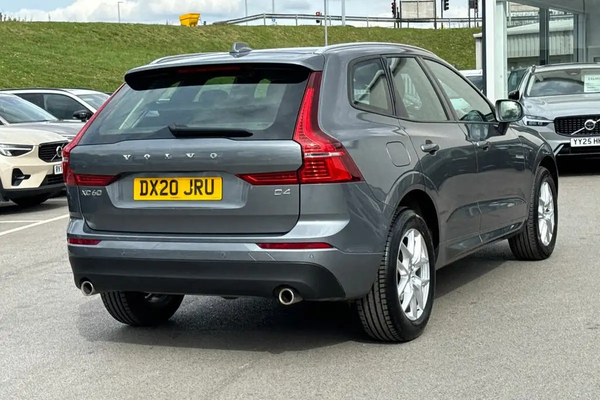 2020-volvo-xc60-20td-d4-momentum-big-38