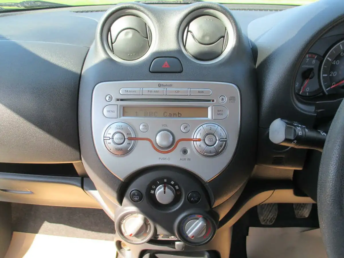 2013-nissan-micra-12-30th-anniversary-big-14