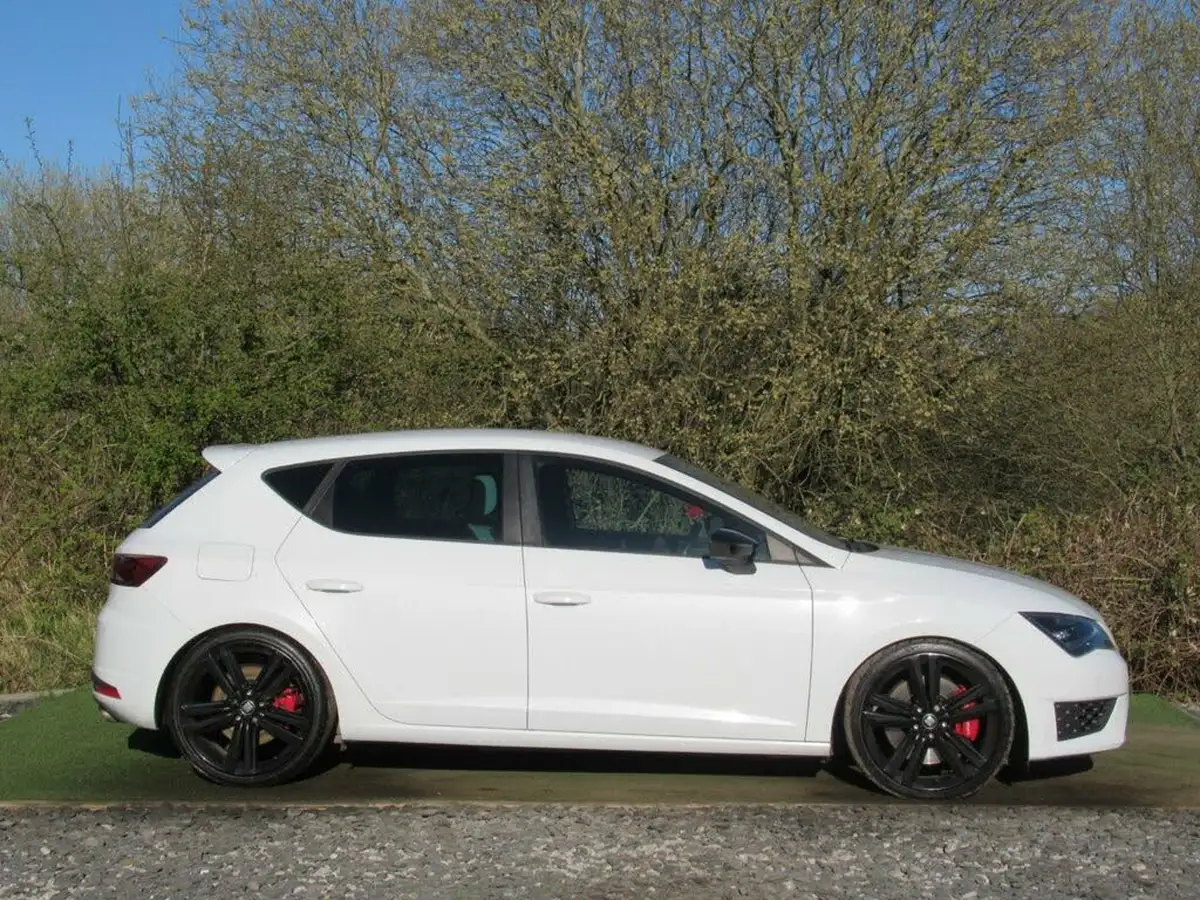2014-seat-leon-20-cupra-280-ss-hatchback-5d-big-2