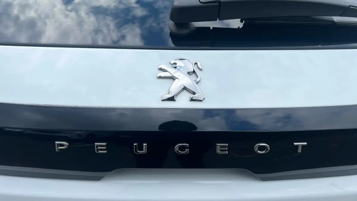 2022-peugeot-208-12-puretech-allure-premium-100bhp-big-25