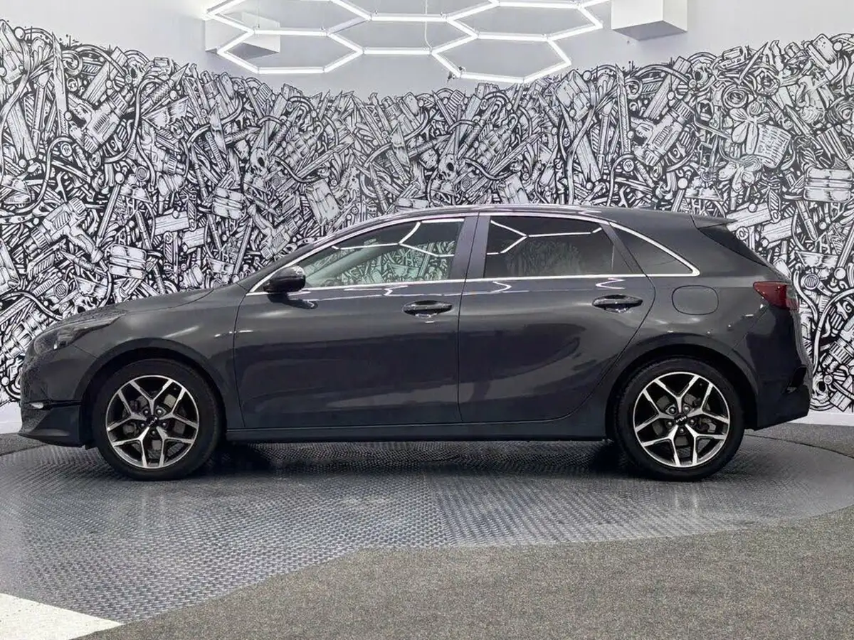 2022-kia-ceed-15-t-gdi-3-hatchback-big-11