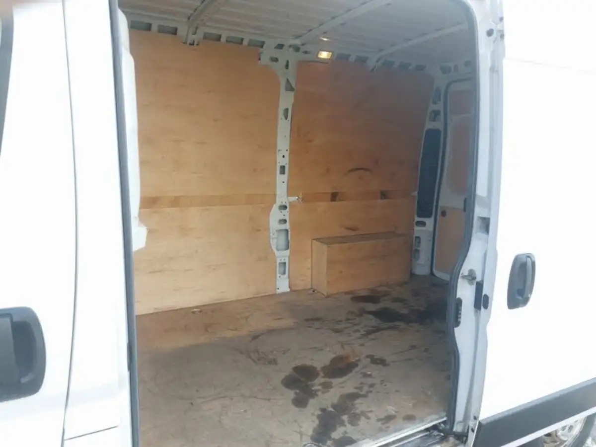 2022-citroen-relay-22bluehdi-35-l2h2-enterprise-big-5