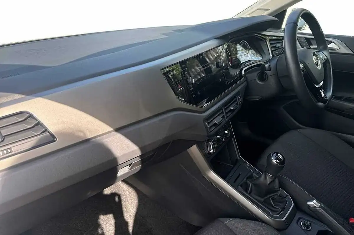 2021-volkswagen-polo-10-tsi-match-big-1