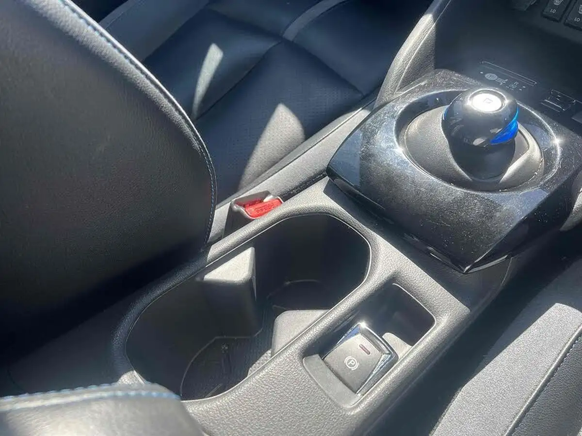 2021-nissan-leaf-e-tekna-big-37