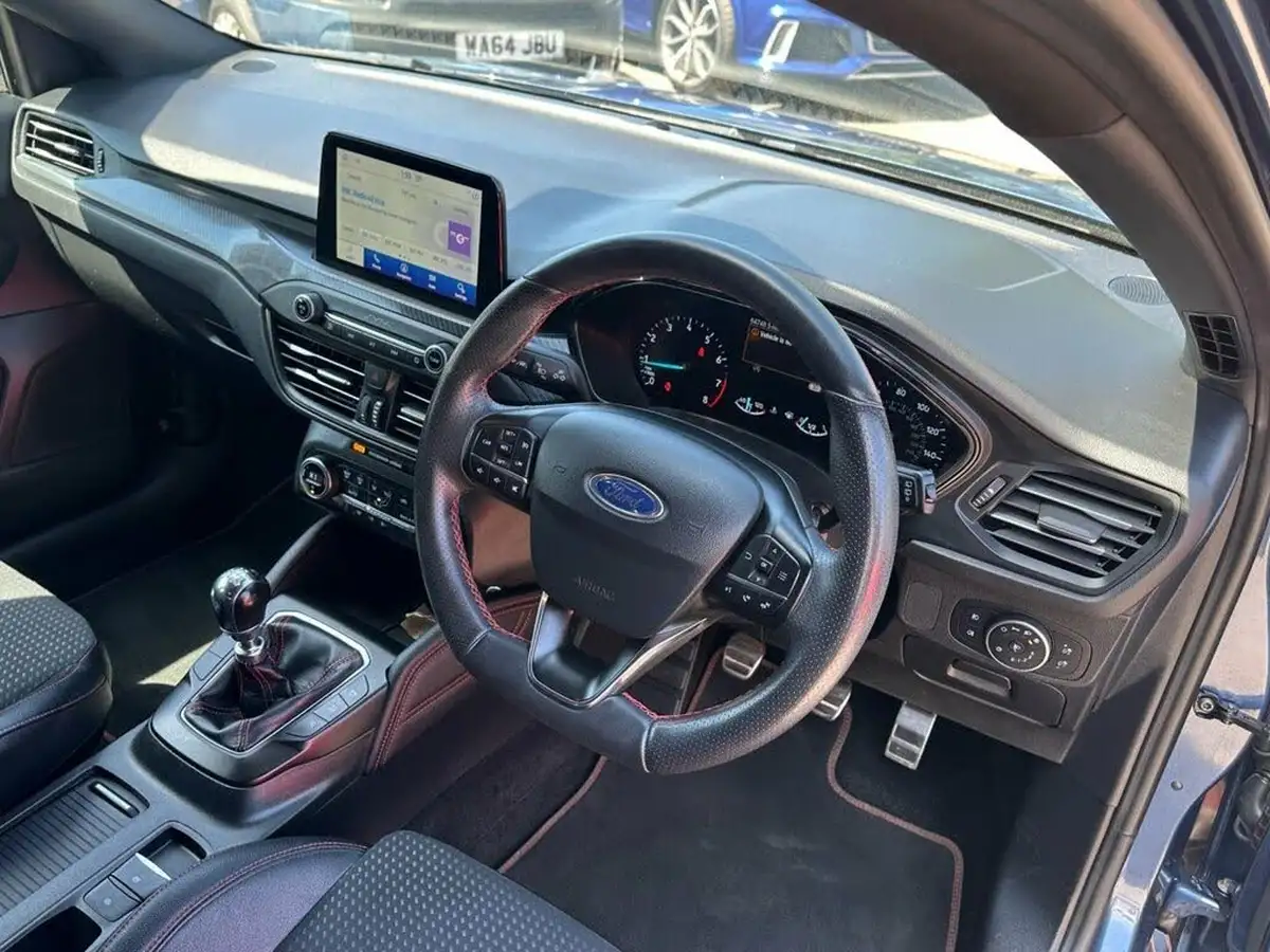 2018-ford-focus-10t-st-line-x-125ps-hatchback-big-32