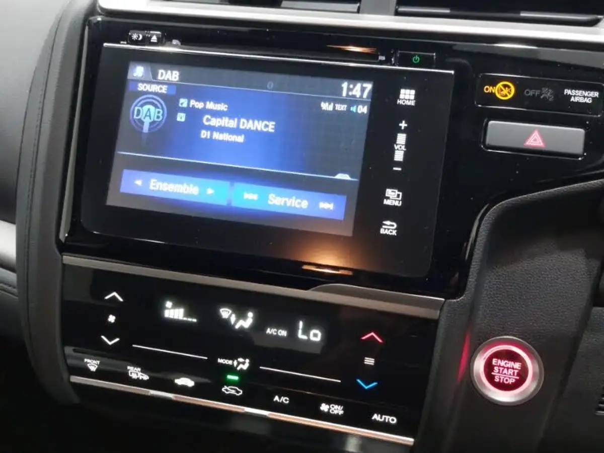 2019-honda-jazz-13-i-vtec-ex-navi-cvt-big-9