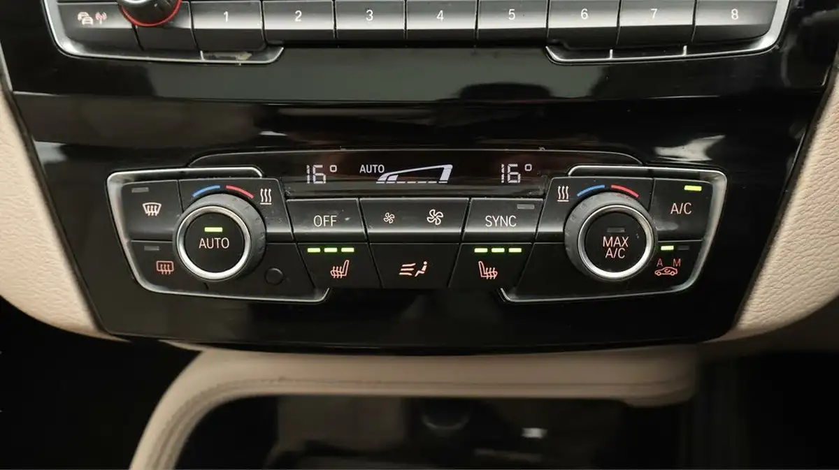 2019-bmw-x1-20-xdrive20i-xline-big-12