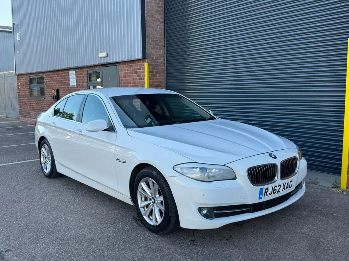 2013-bmw-5-series-20td-520d-se-saloon-4d-auto-big-0
