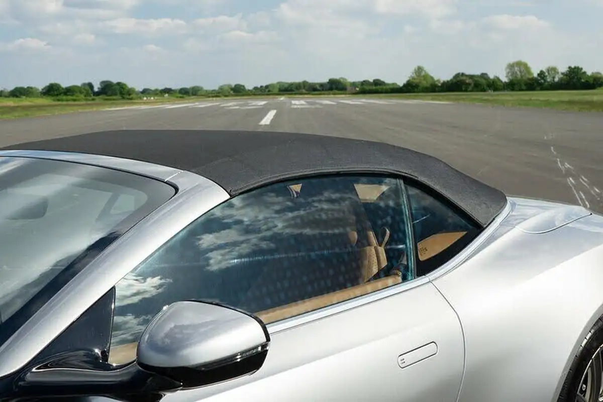 2024-aston-martin-db12-40-v8-auto-euro-6-ss-2dr-big-38
