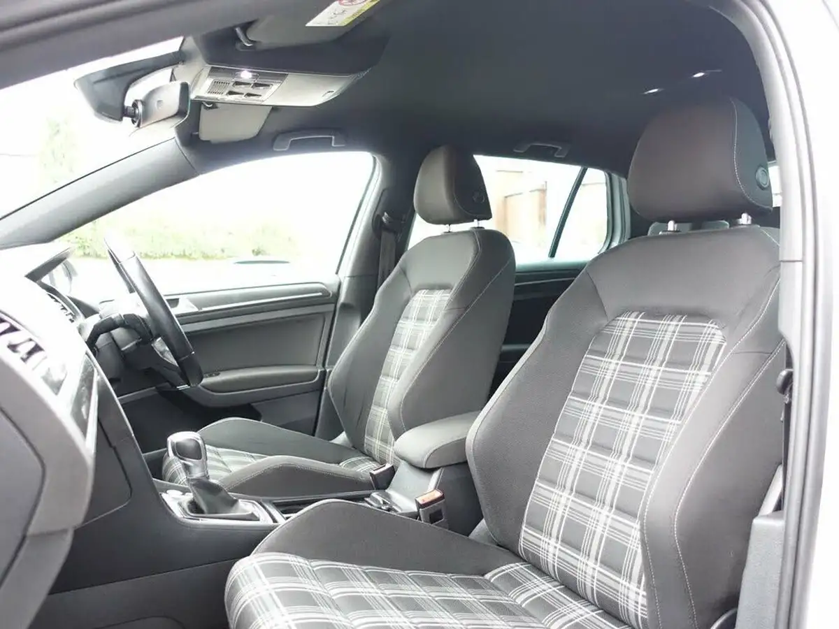 2018-volkswagen-golf-20tdi-gtd-hatchback-5d-dsg-big-12
