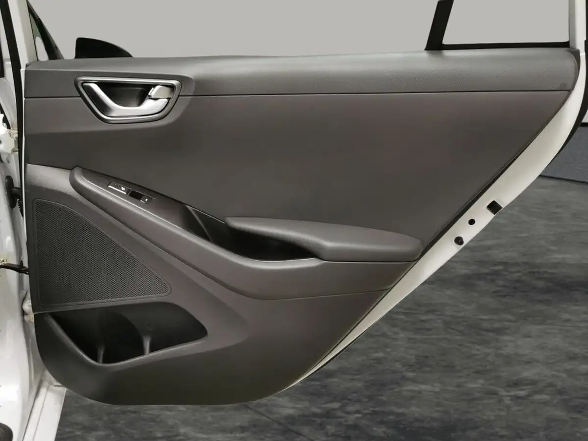 2021-hyundai-ioniq-e-premium-se-electric-100kw-big-41