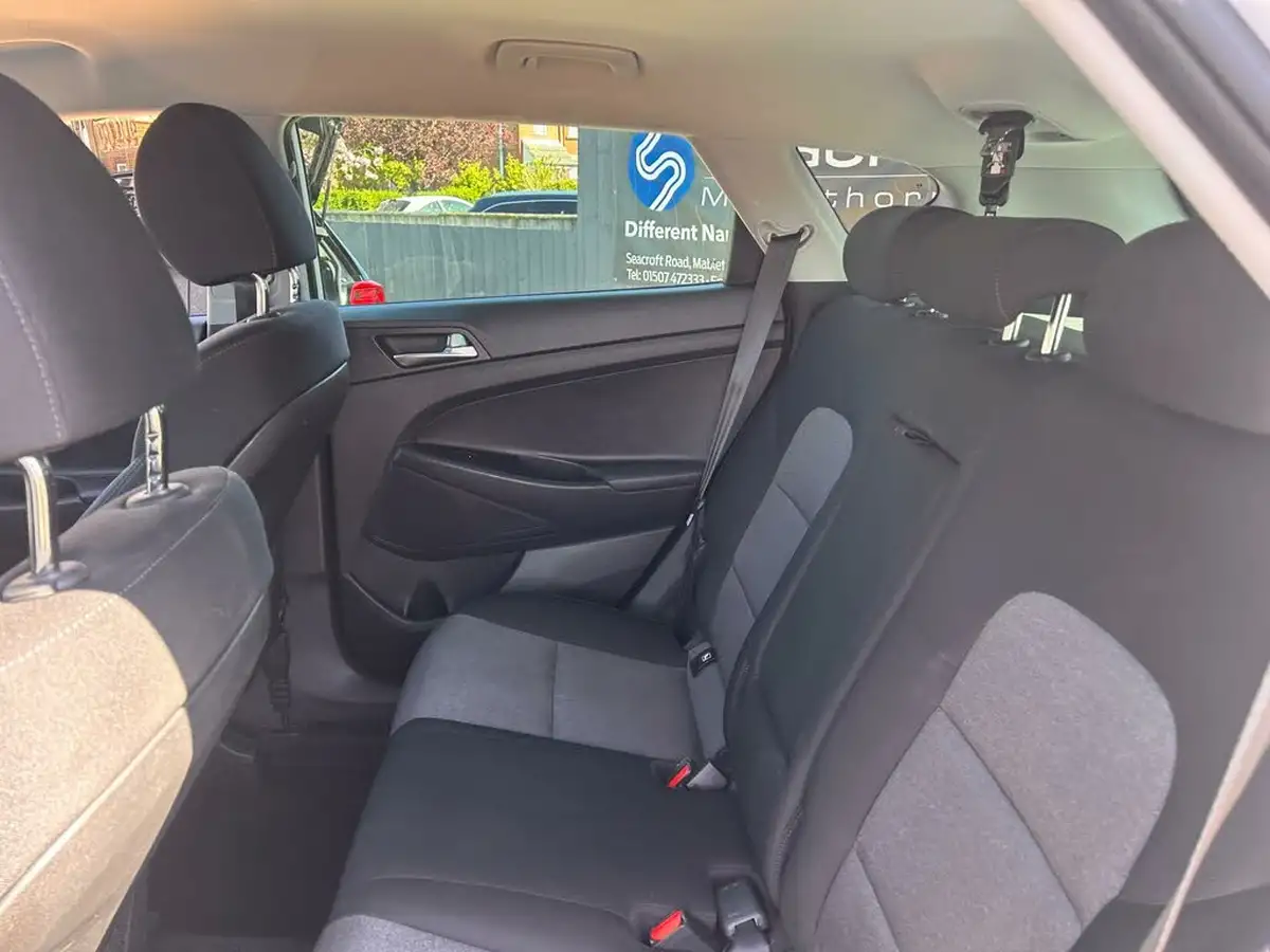 2018-hyundai-tucson-16-gdi-se-nav-big-20