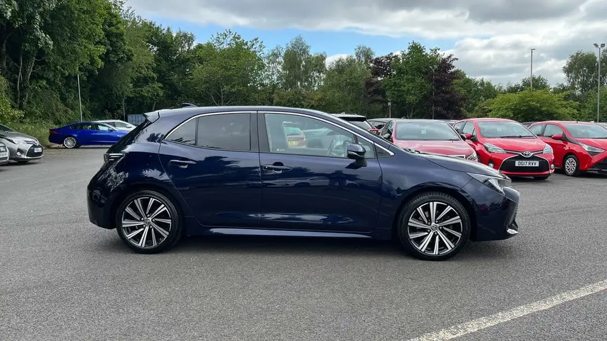 2022-toyota-corolla-20-vvt-i-design-181bhp-spare-wheel-hatchback-big-15