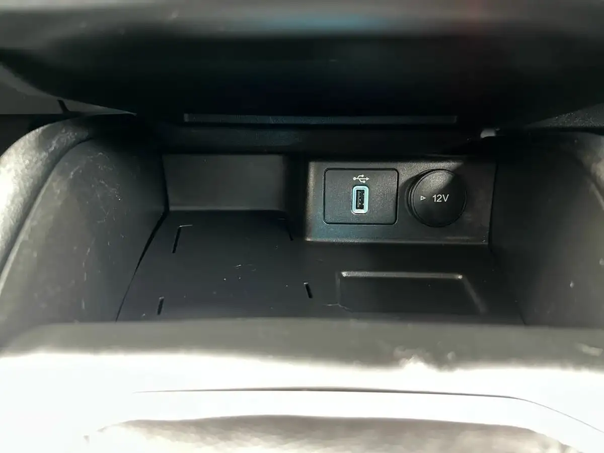 2019-ford-focus-10t-titanium-hatchback-big-23