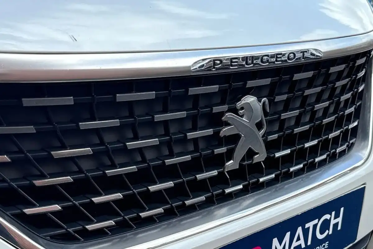 2019-peugeot-3008-suv-12-puretech-gt-line-premium-big-37