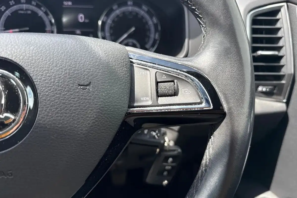 2019-skoda-karoq-20tdi-se-big-56