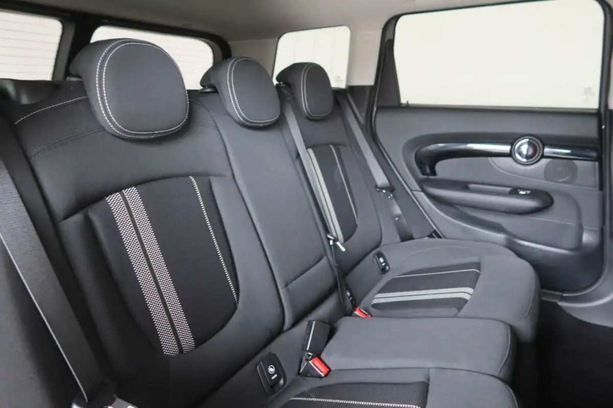 2021-mini-clubman-20-cooper-s-classic-big-12