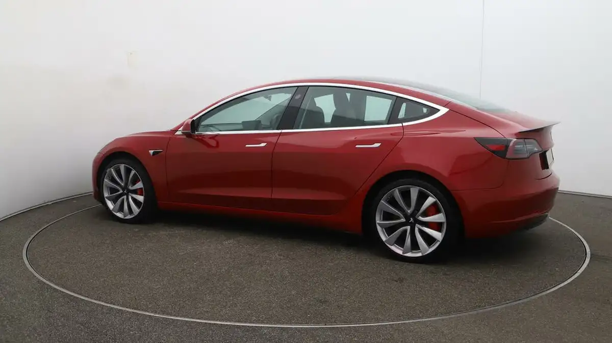 2019-tesla-model-3-e-4x4-performance-pack-big-46
