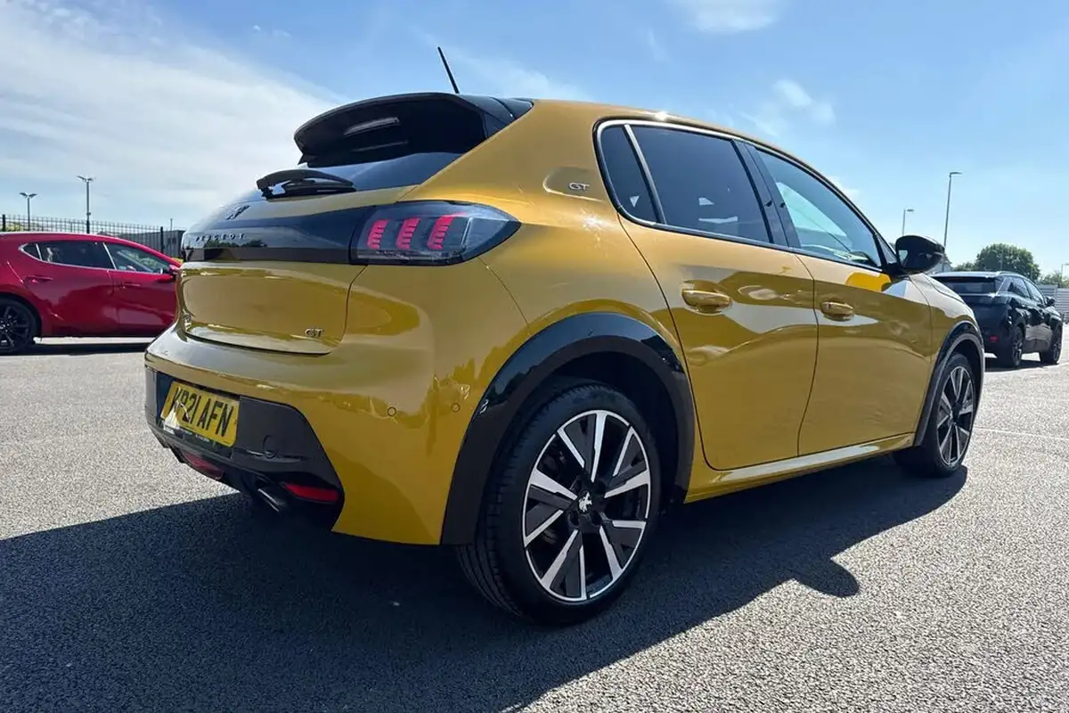 2021-peugeot-208-12-puretech-gt-100bhp-big-33