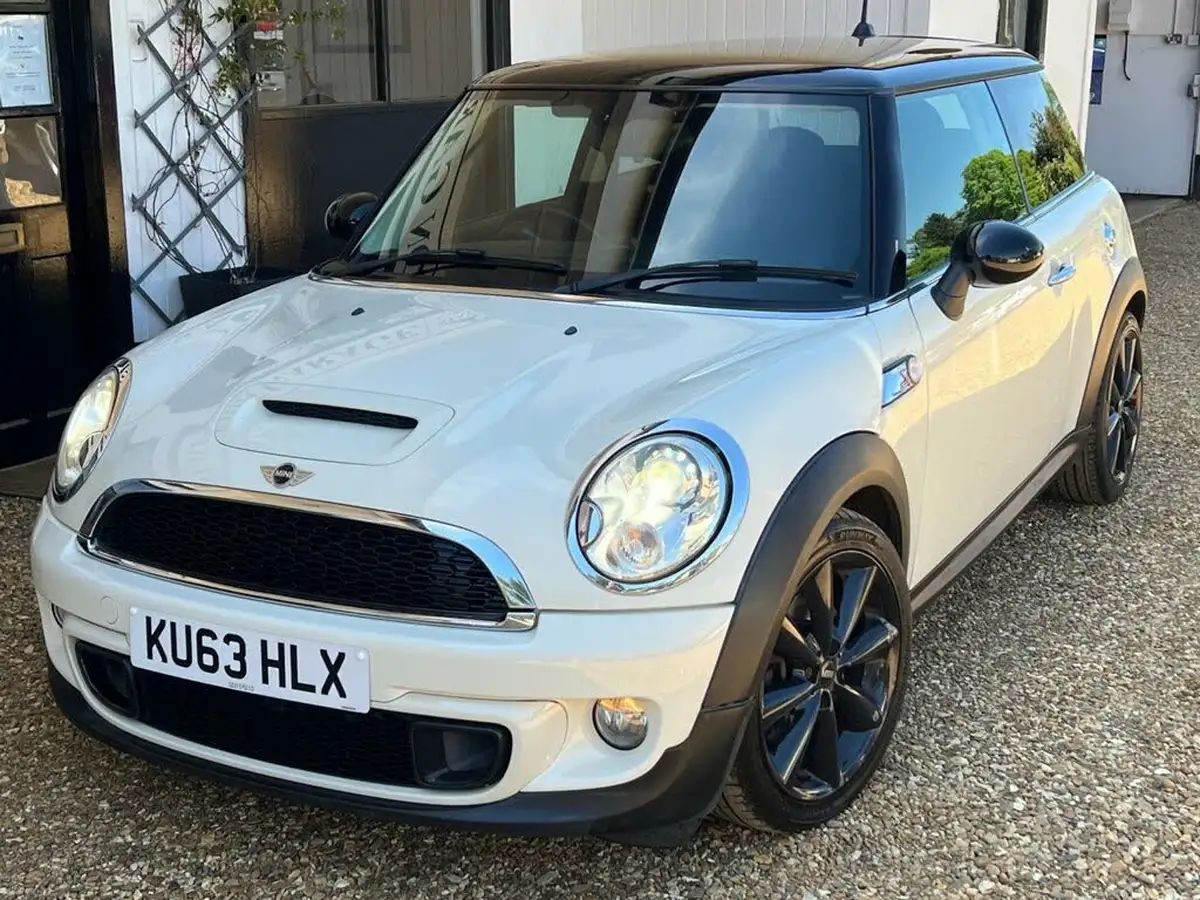 2013-mini-cooper-16-cooper-s-184bhp-sport-chili-hatchback-3d-big-17