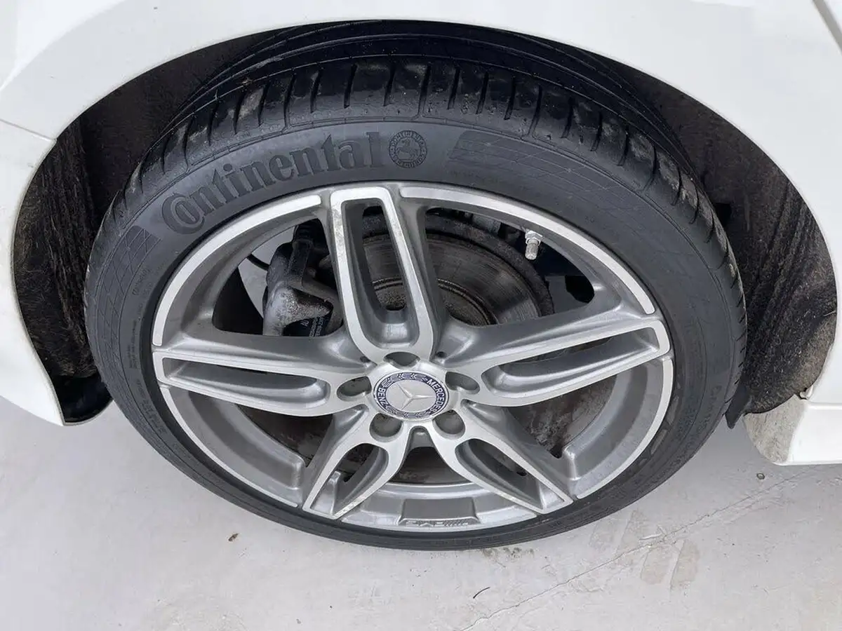 2016-mercedes-benz-a-class-15d-a180d-amg-line-ss-big-22