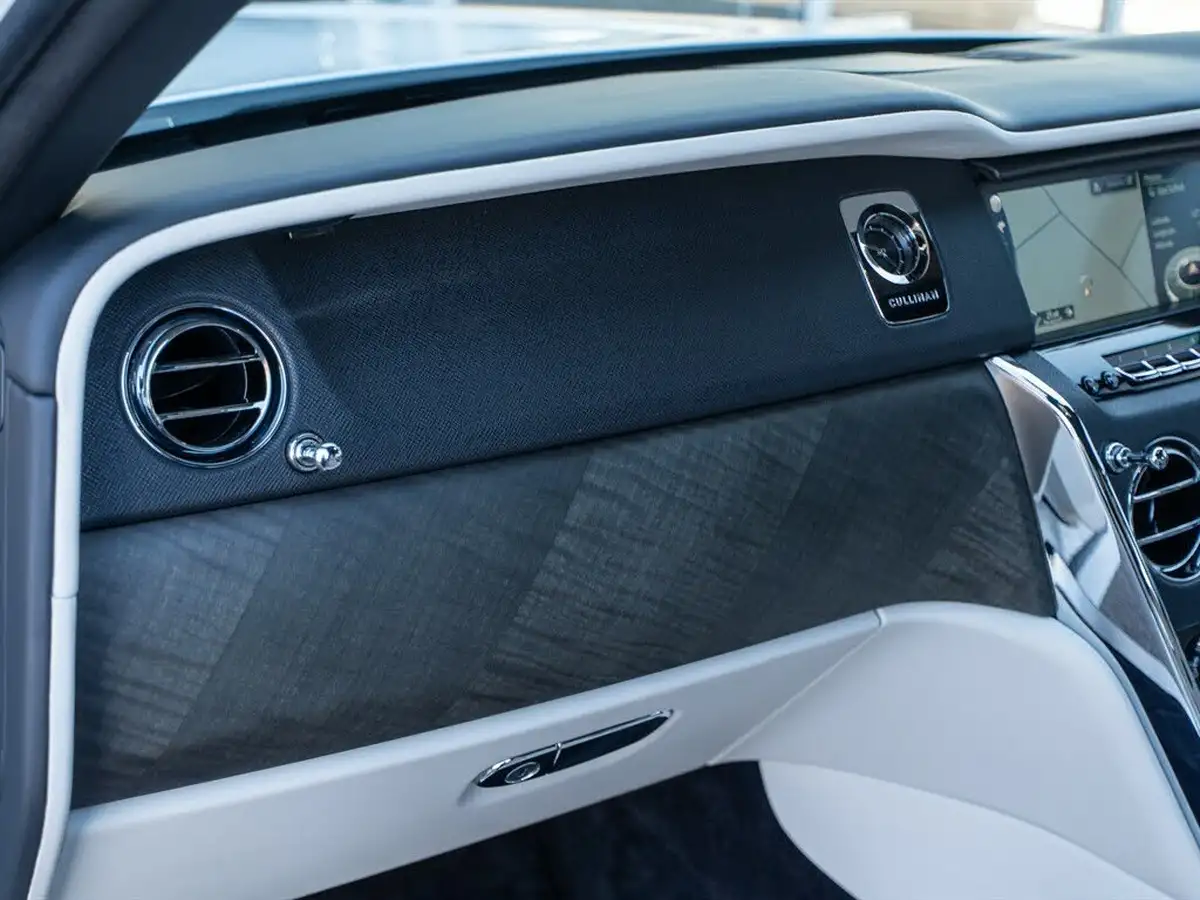 2023-rolls-royce-cullinan-675-big-18