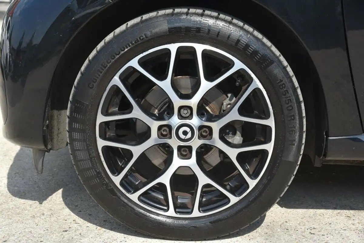 2020-smart-forfour-eq-prime-exclusive-big-57